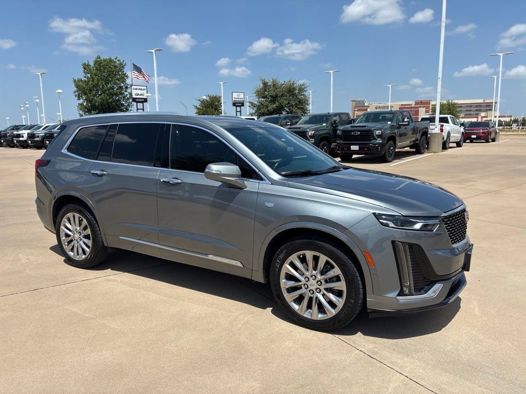 Used 2022 Cadillac XT6 Premium Luxury w/ Technology Package FWD image 5