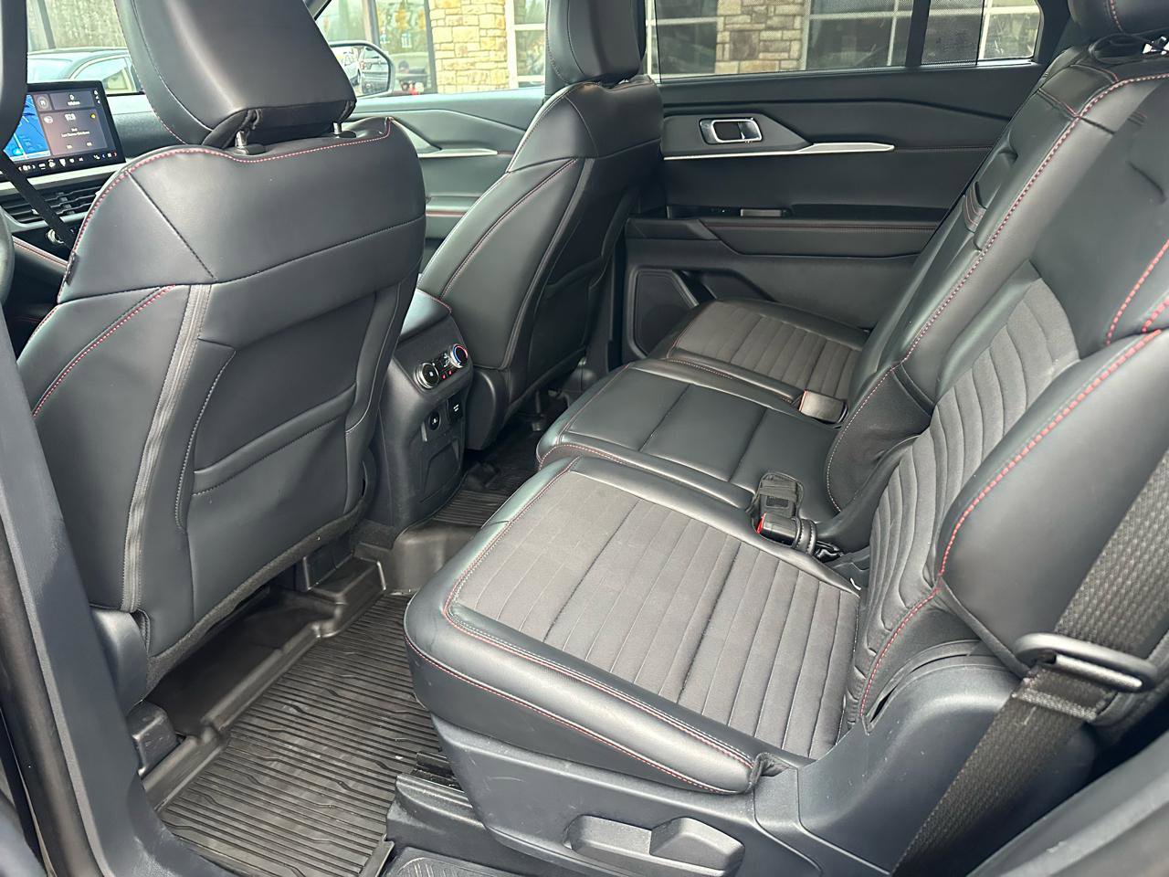 Used 2025 Ford Explorer ST-Line w/ Premium Package image 16