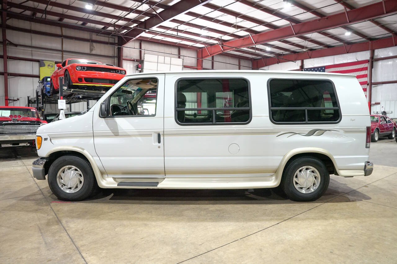 Used 2002 Ford E-150 and Econoline 150 RWD image 4
