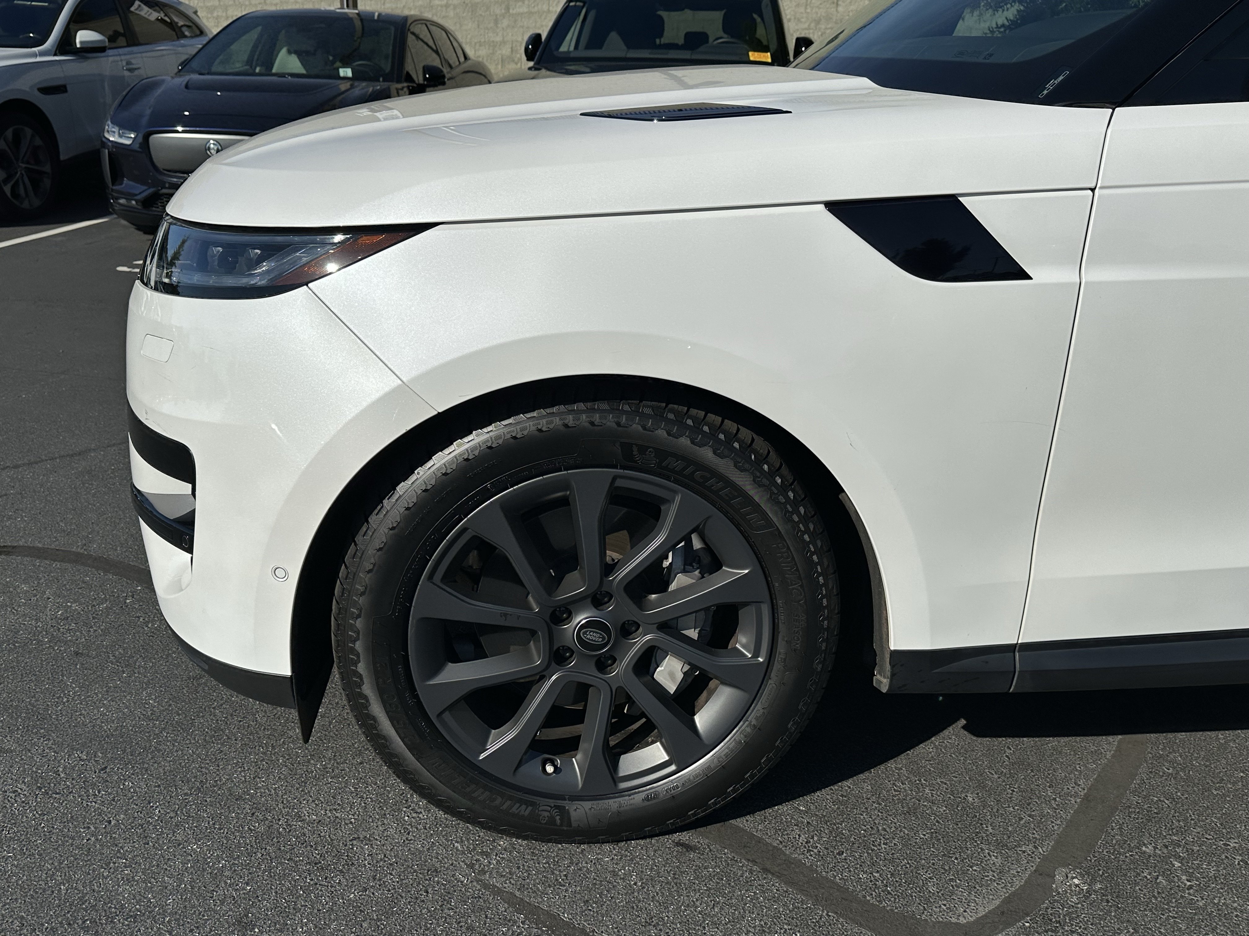 Used 2024 Land Rover Range Rover Sport SE AWD/4WD image 13