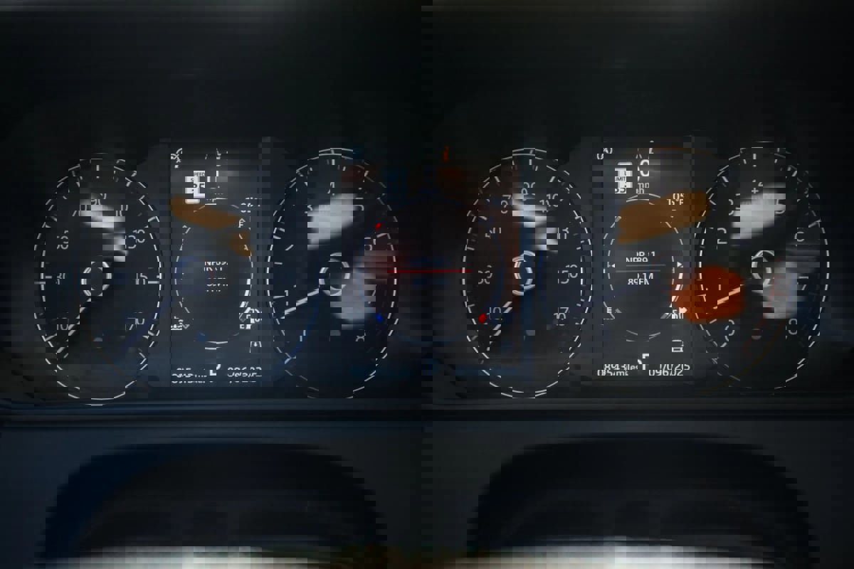 Used 2019 Land Rover Range Rover Velar S image 33