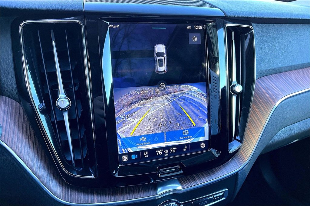 Certified 2023 Volvo XC60 B5 Plus w/ Climate Package image 13