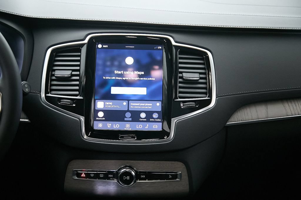 Certified 2024 Volvo XC90 T8 Ultimate w/ Lounge Package AWD/4WD image 30