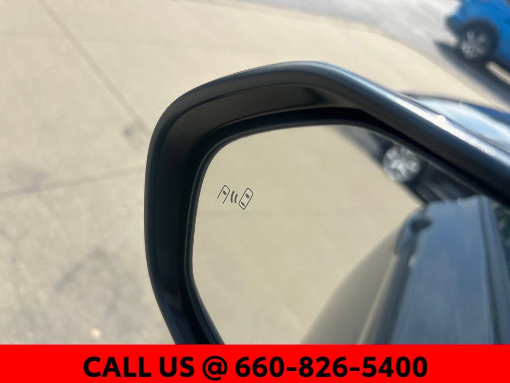 Used 2025 Toyota Camry SE FWD image 13