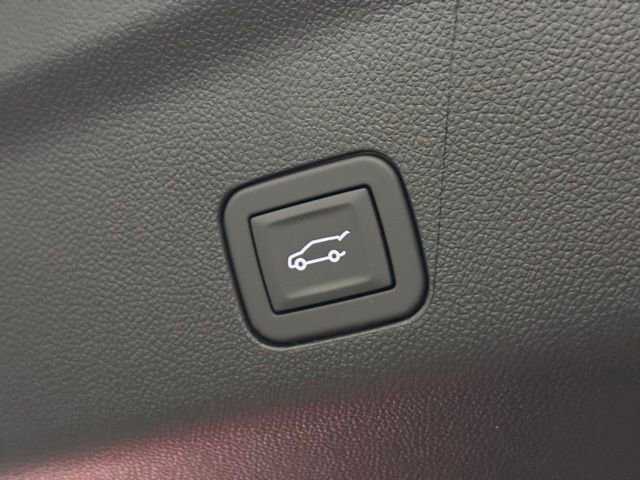 New 2026 GMC Yukon XL Denali w/ Denali Reserve Package image 15