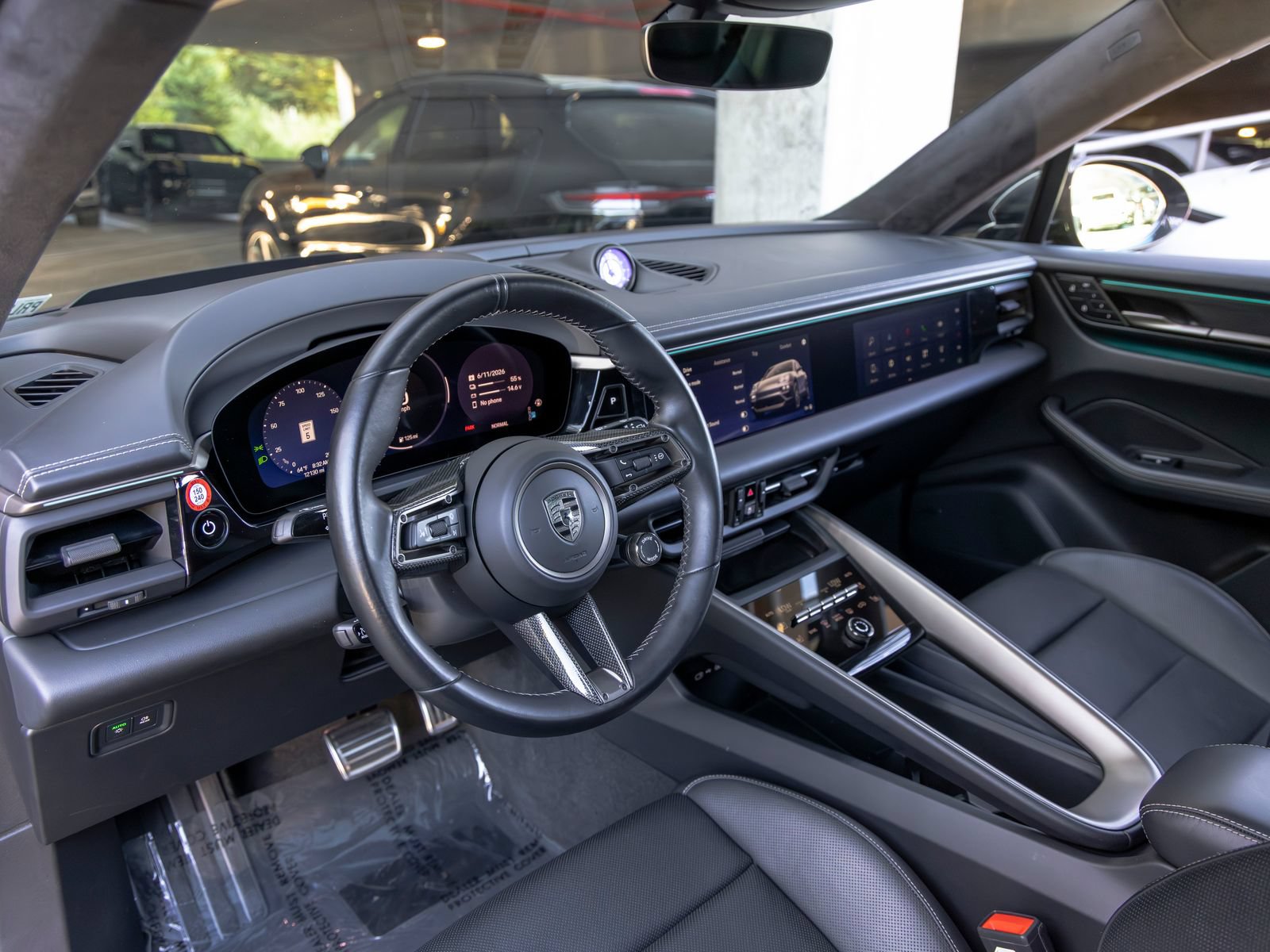 Certified 2024 Porsche Macan Turbo Electric AWD/4WD image 4