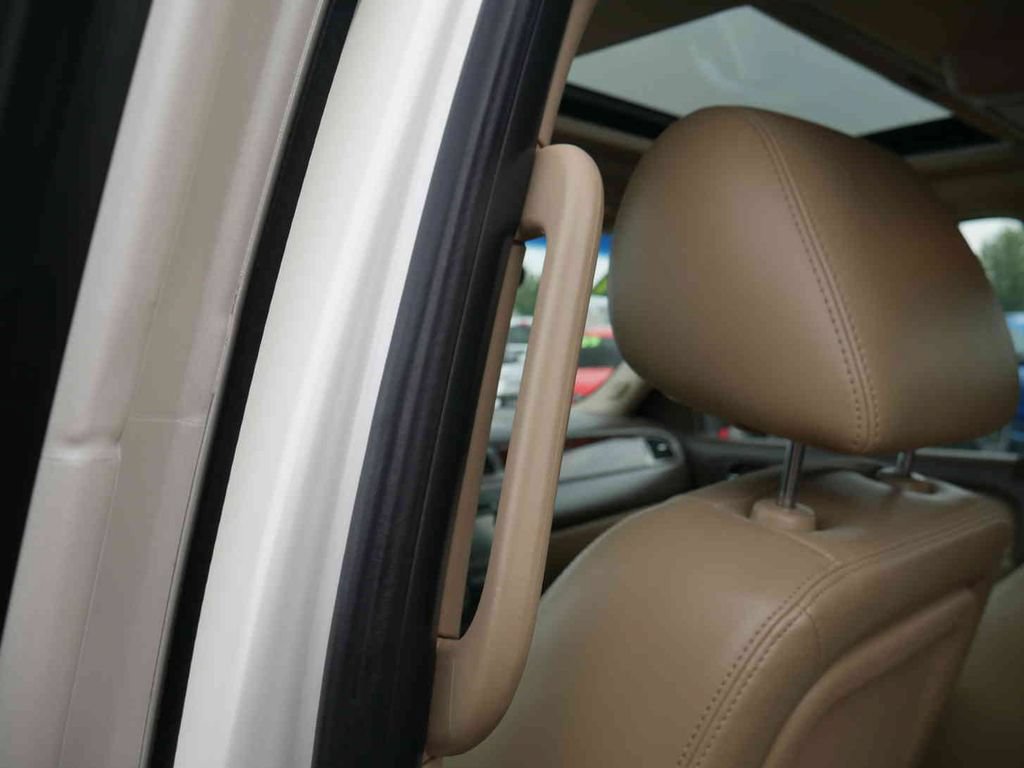 Used 2011 Chevrolet Suburban LTZ AWD/4WD image 15