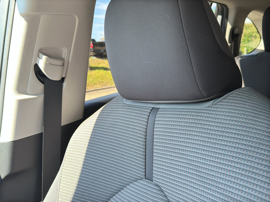 Used 2023 Toyota Highlander LE image 19