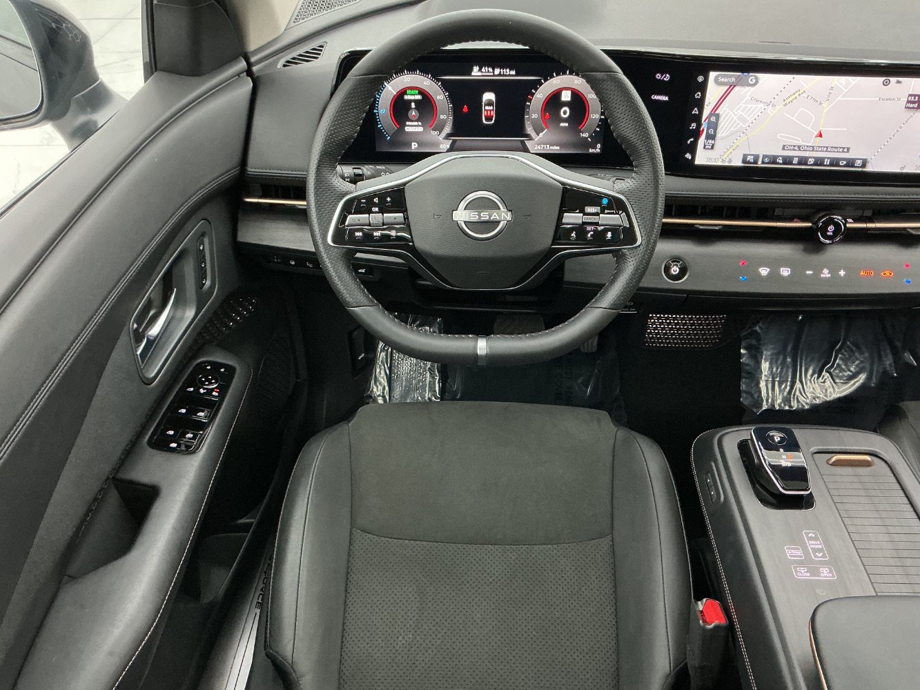 Used 2024 Nissan Ariya AWD image 31