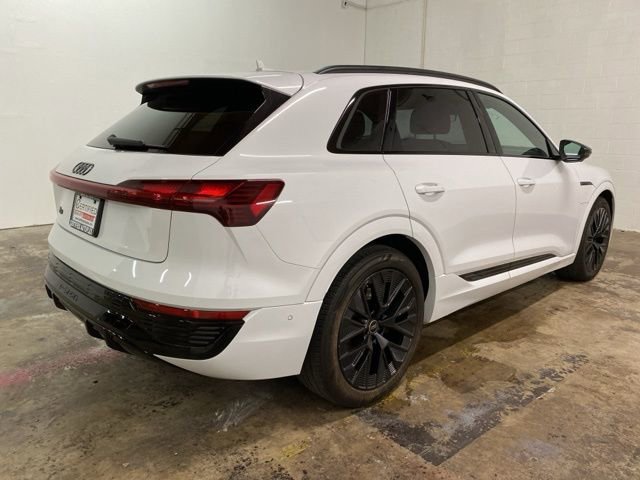 Used 2024 Audi Q8 e-tron Prestige w/ Prestige Package image 5
