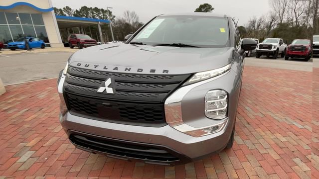 Used 2022 Mitsubishi Outlander SE image 4
