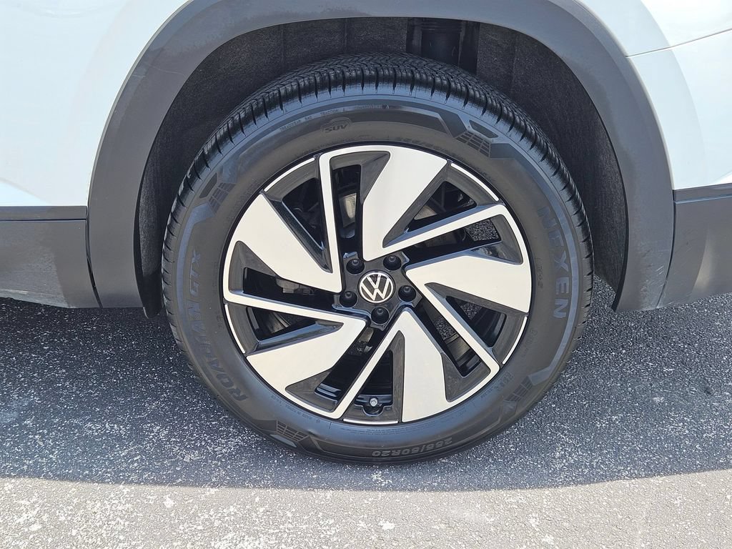 Used 2025 Volkswagen Atlas SE FWD image 28