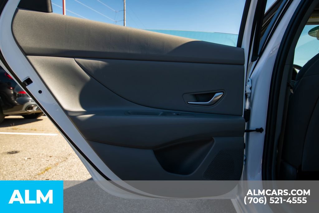 Certified 2025 Hyundai Elantra Sport image 21