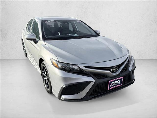 Used 2024 Toyota Camry SE FWD image 3
