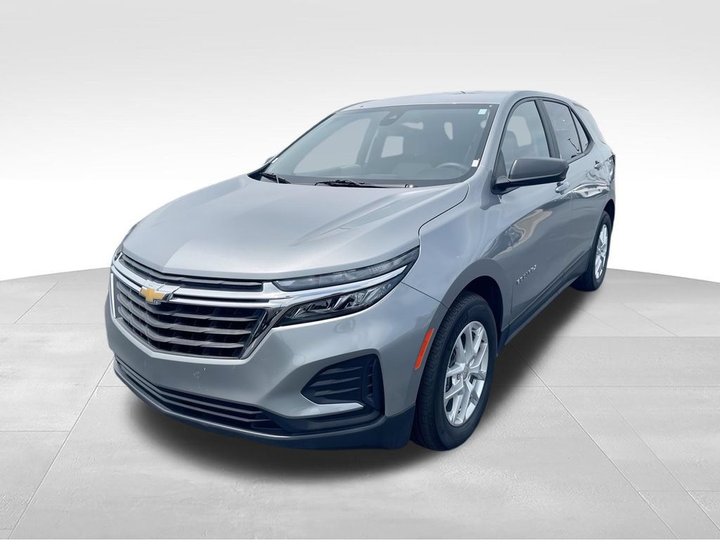 Used 2024 Chevrolet Equinox LS w/ LS Convenience Package FWD image 4