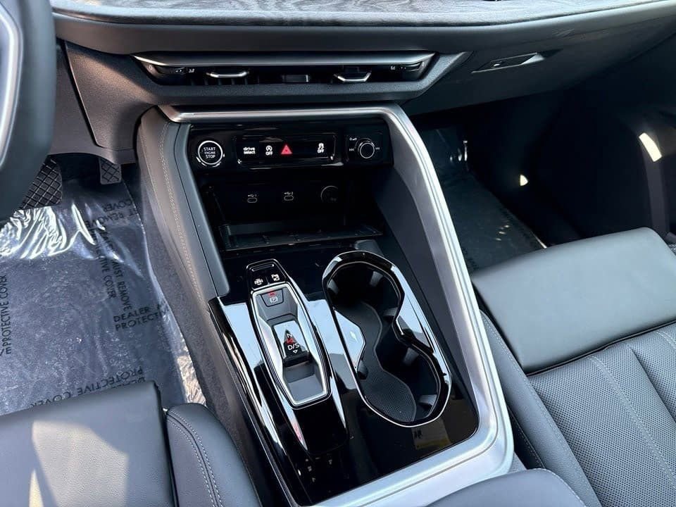Certified 2025 Audi Q5 Premium Plus w/ Premium Plus AWD/4WD image 18