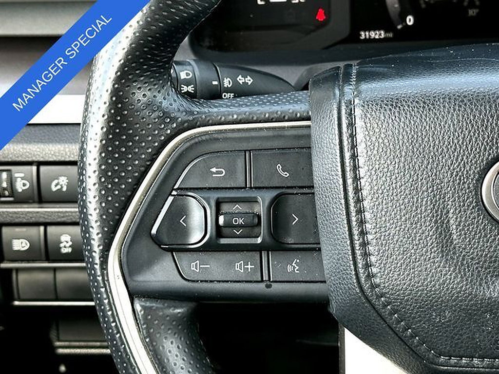 Certified 2025 Toyota 4Runner SR5 AWD/4WD image 23