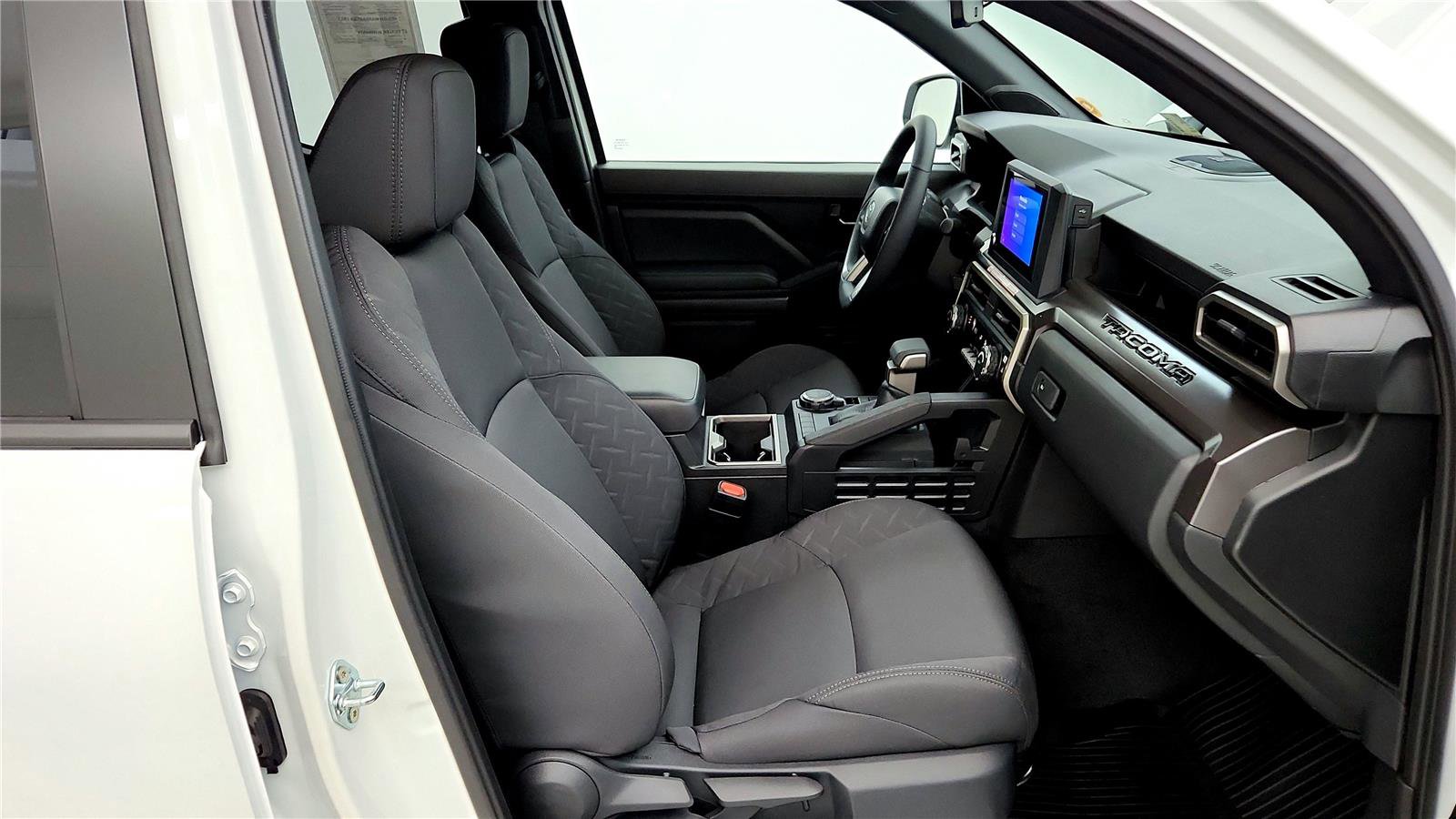 Certified 2025 Toyota Tacoma SR5 image 25