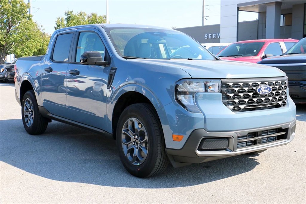 New 2025 Ford Maverick XLT w/ XLT Luxury Package image 4