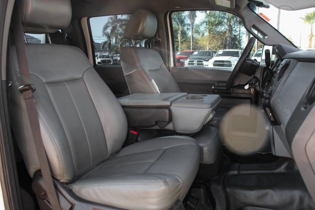 Used 2016 Ford F550 2WD Crew Cab Super Duty image 32