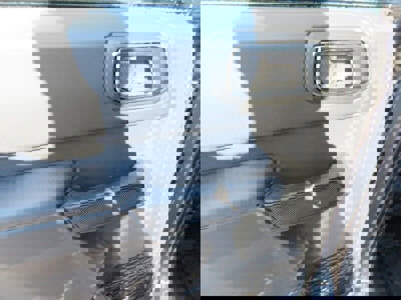 New 2025 Ford Bronco 4-Door image 17