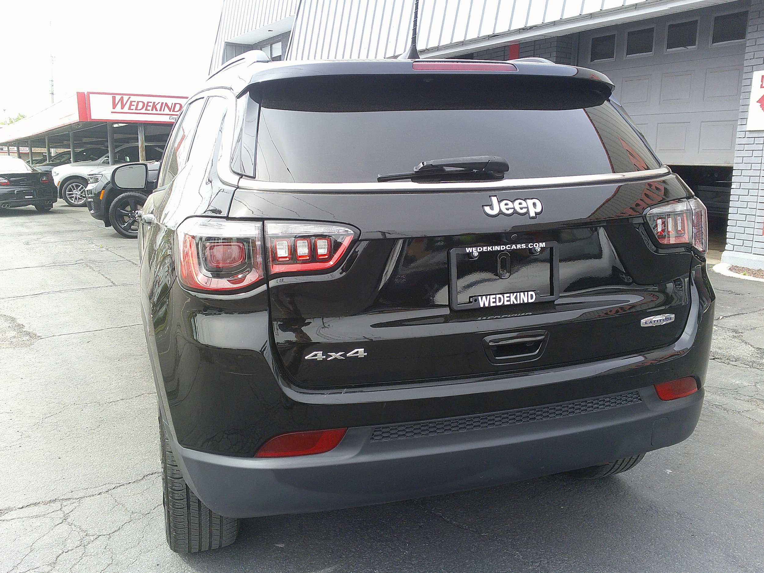 Used 2023 Jeep Compass Limited w/ Sun and Sound Group AWD/4WD image 8