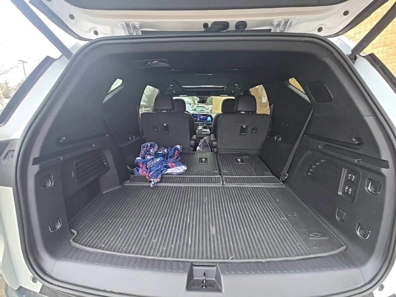 Used 2025 Chevrolet Traverse High Country w/ LPO, Floor Liner Package image 15