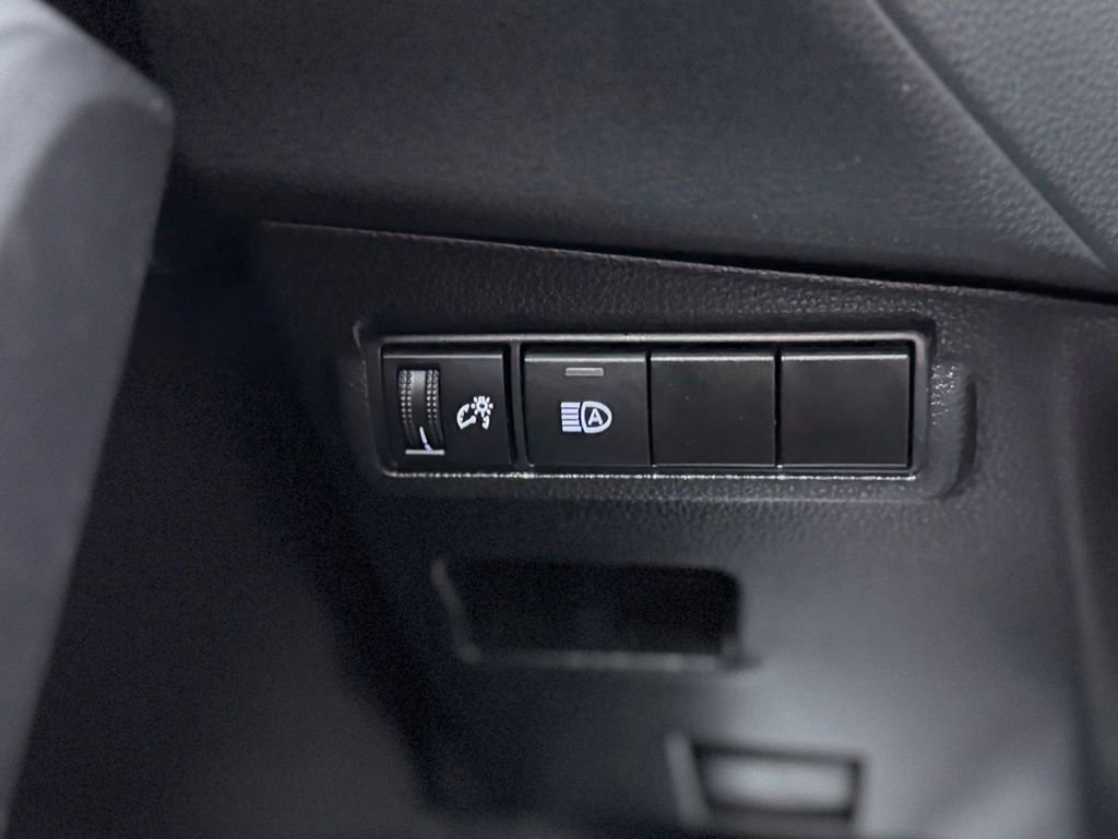 Certified 2022 Toyota Corolla Cross LE image 20