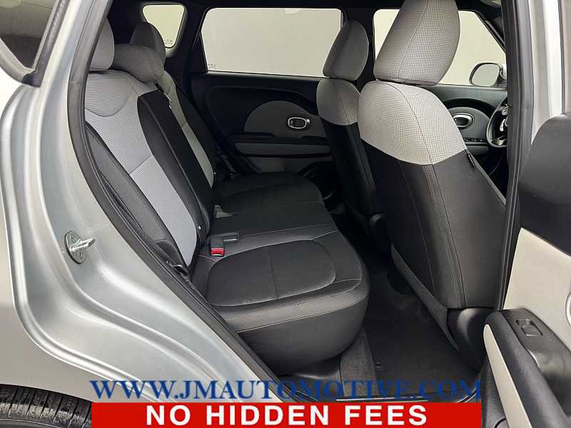Used 2015 Kia Soul FWD image 17
