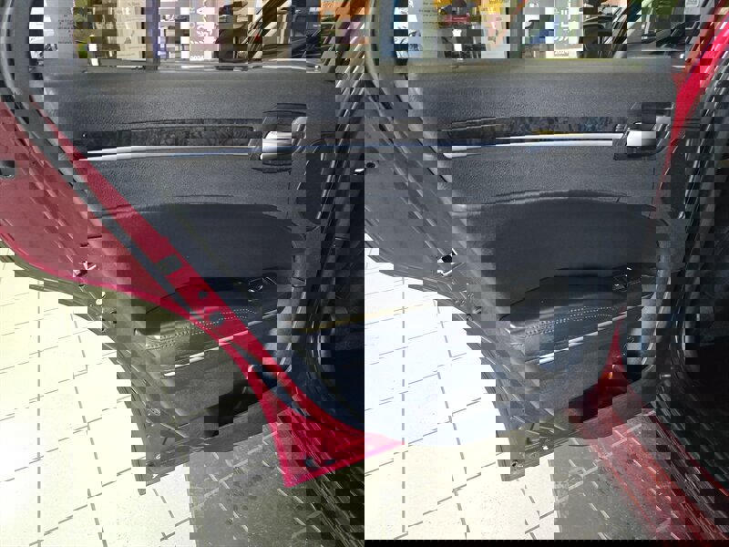 Used 2017 Chrysler 300 C w/ Harman/Kardon Audio Group image 10