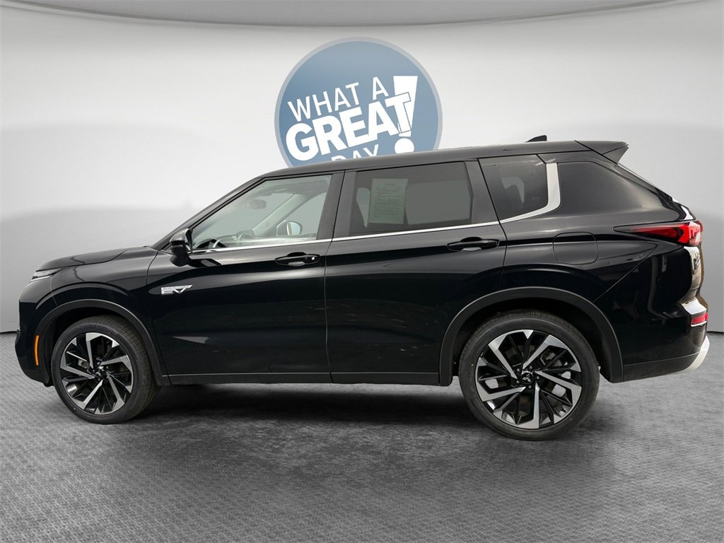 Used 2025 Mitsubishi Outlander SE image 7
