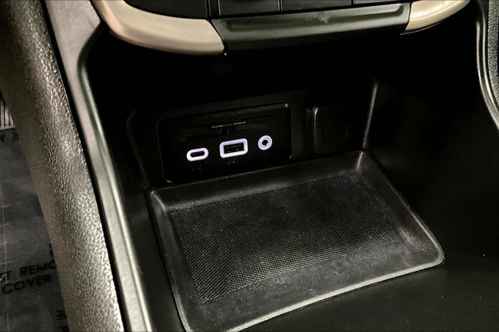 Used 2024 GMC Terrain Denali w/ Black Diamond Edition AWD/4WD image 16