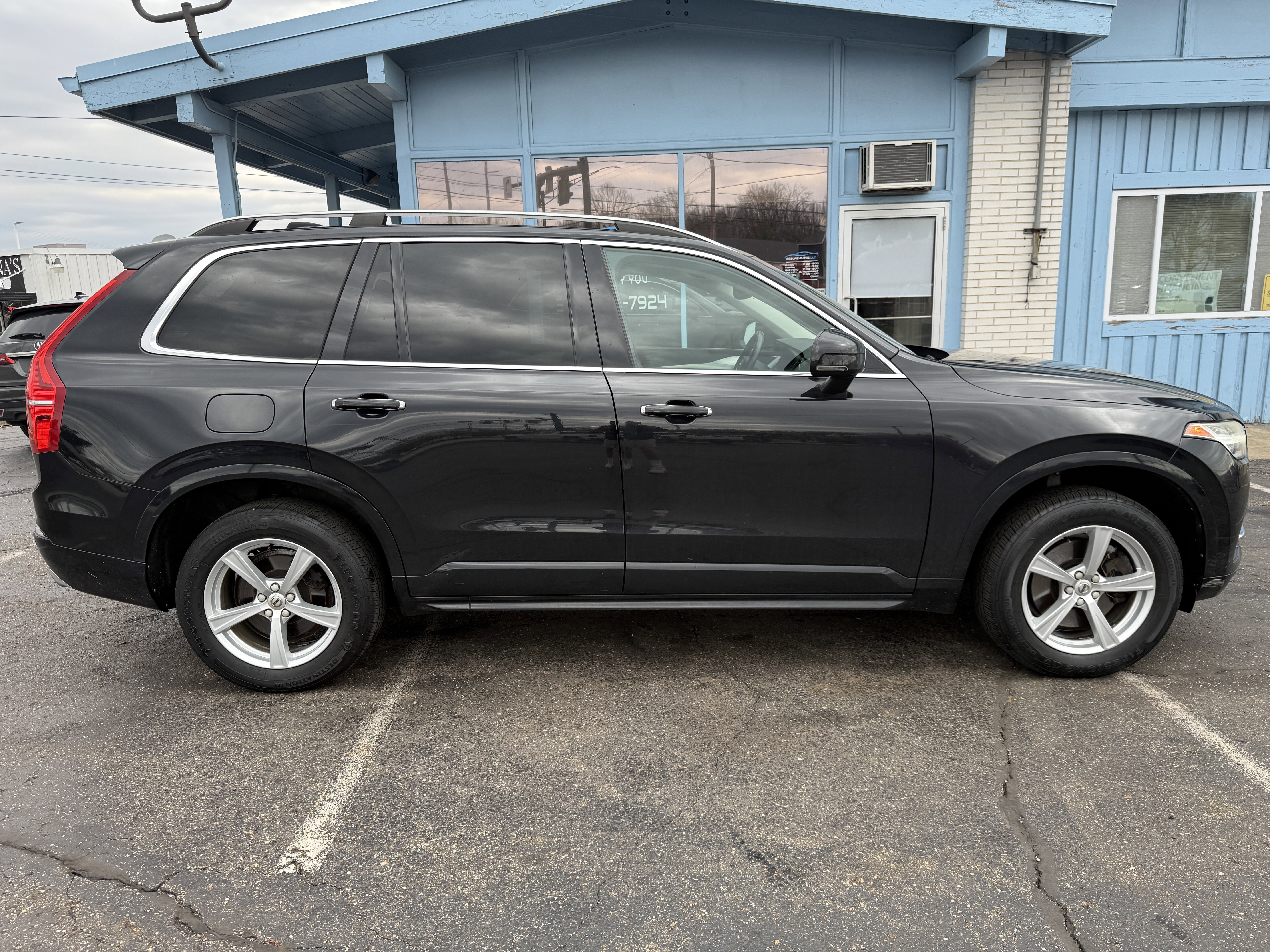 Used 2016 Volvo XC90 T5 Momentum image 6