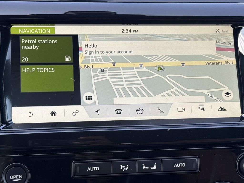 Used 2017 Land Rover Discovery HSE image 27