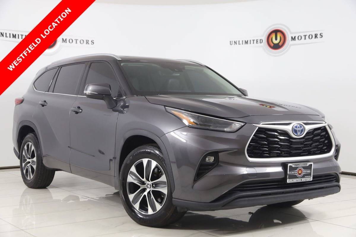 Used 2022 Toyota Highlander XLE FWD image 1