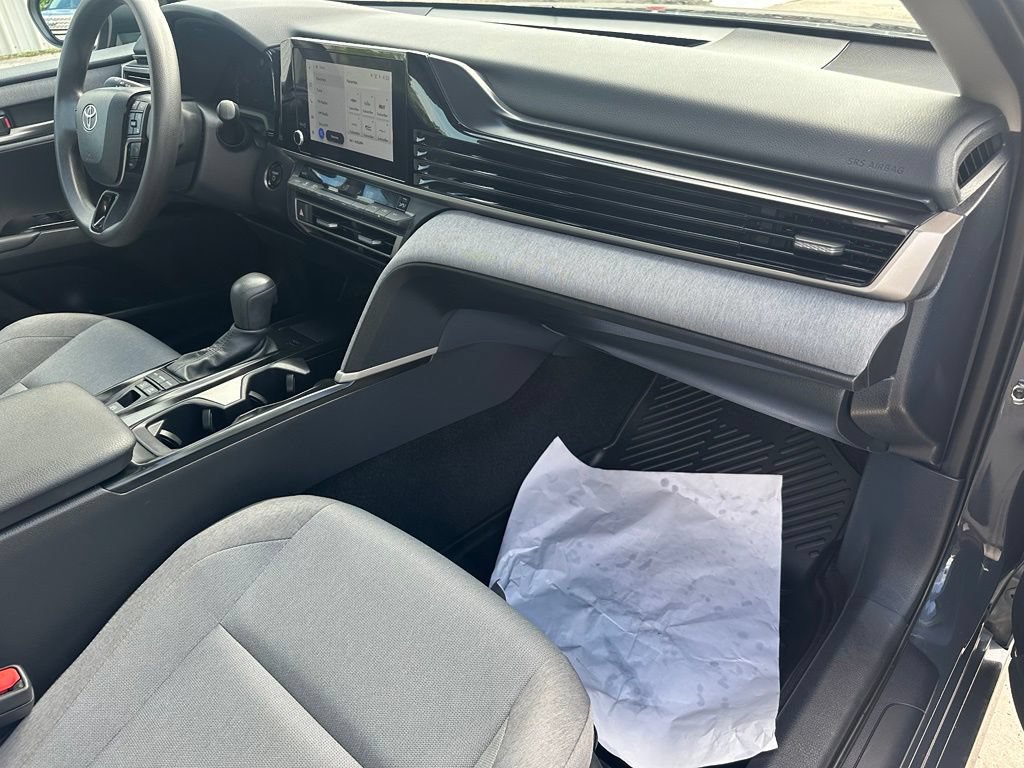 Used 2025 Toyota Camry LE w/ Convenience Package FWD image 28