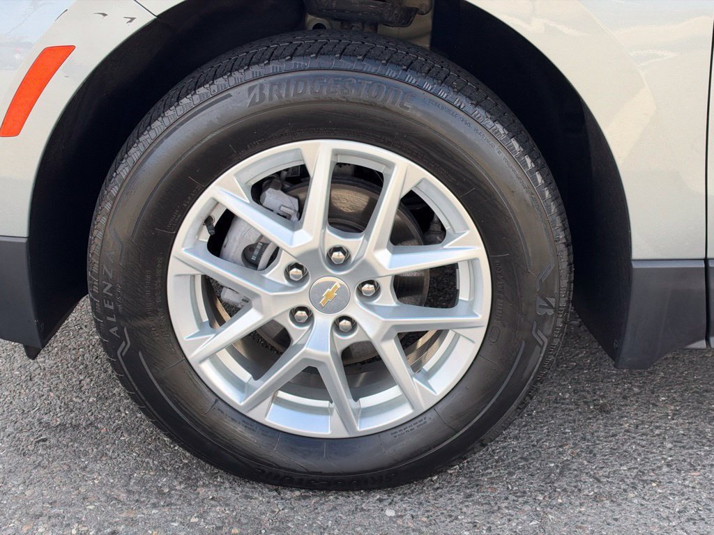Used 2023 Chevrolet Equinox LT AWD/4WD image 3