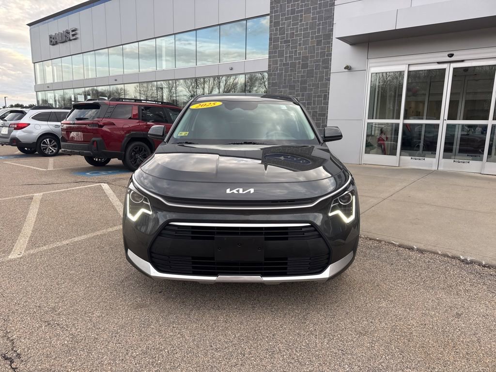 Used 2025 Kia Niro LX FWD image 6