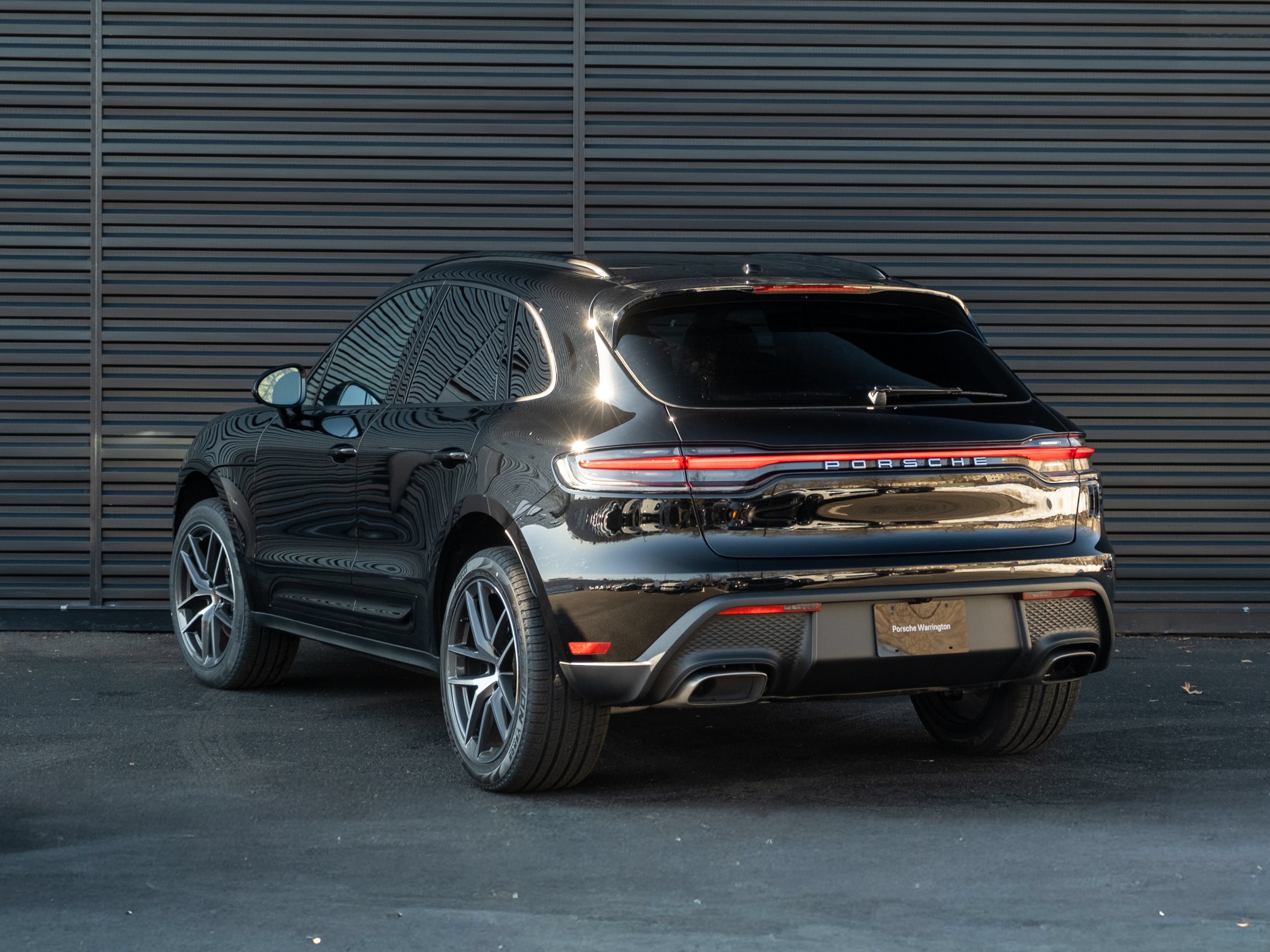 Certified 2026 Porsche Macan Turbo AWD/4WD image 3
