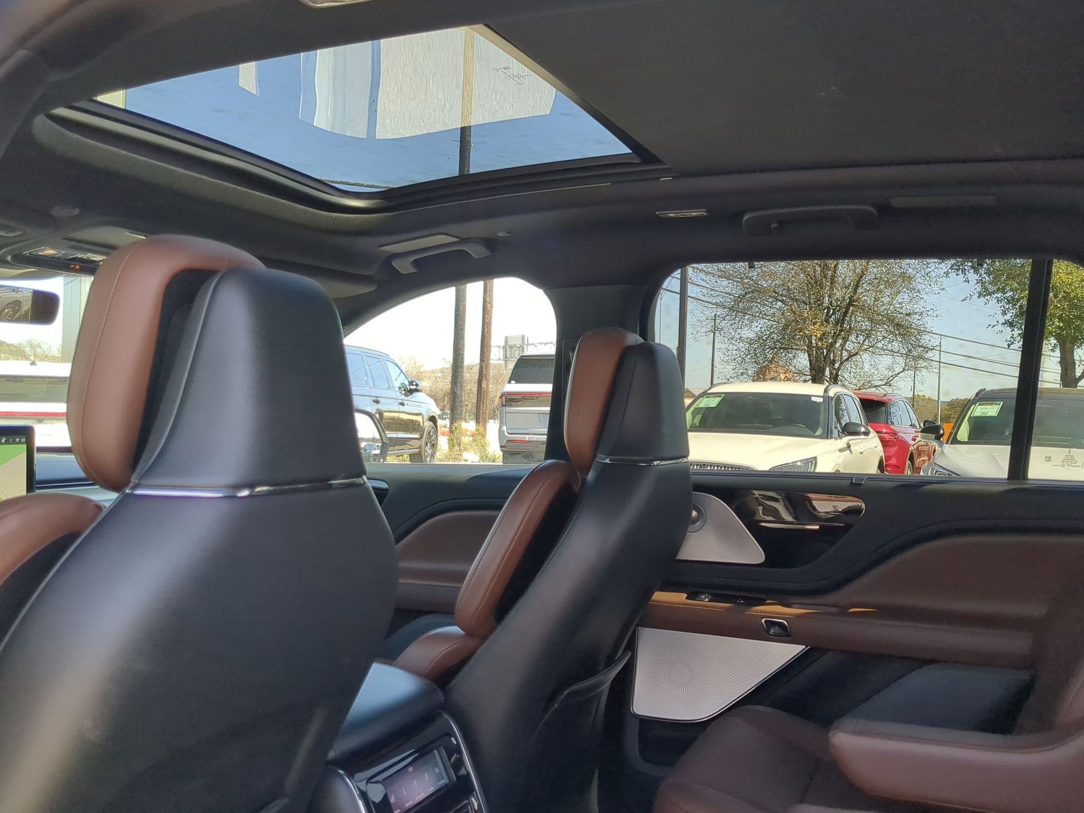 Used 2023 Lincoln Aviator Reserve w/ Equipment Group 201A image 21