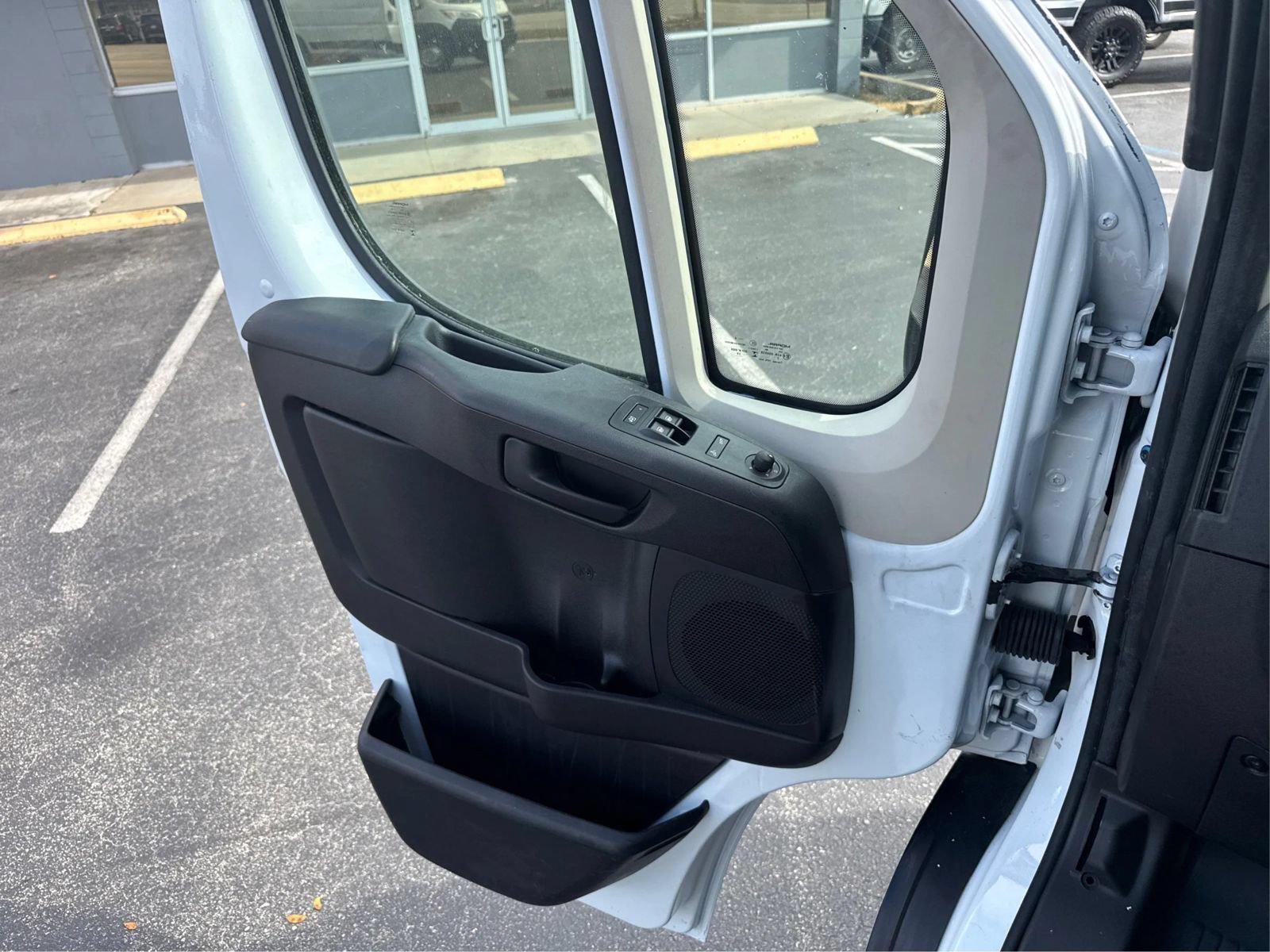 Used 2025 RAM ProMaster 3500 w/ Convenience Group FWD image 18