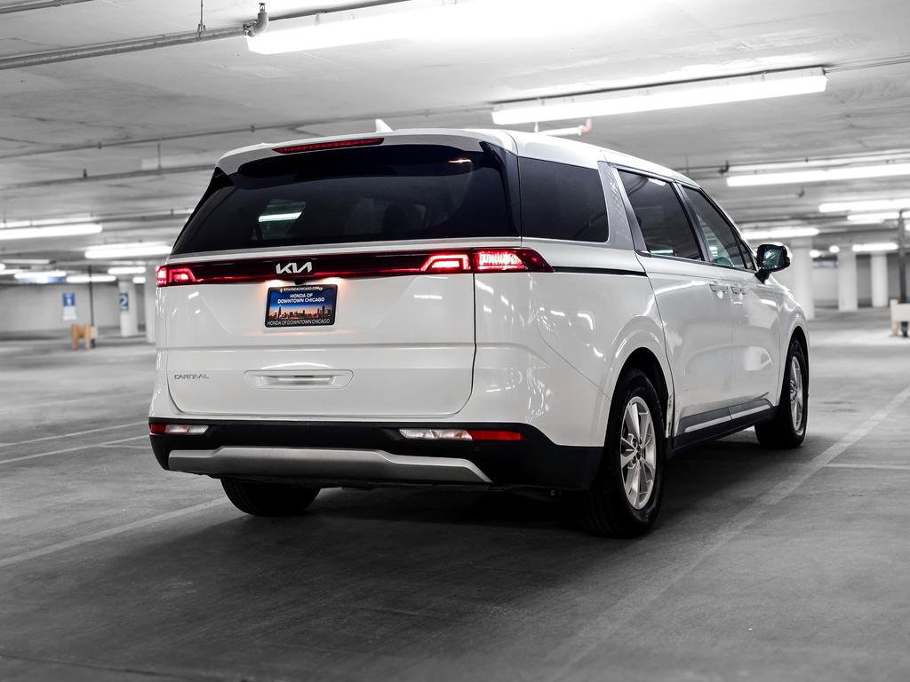 Used 2024 Kia Carnival LX image 7