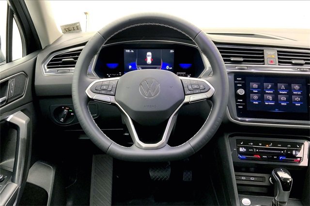 Used 2023 Volkswagen Tiguan SE image 5