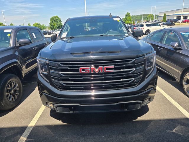 Used 2022 GMC Sierra 1500 Elevation RWD image 2