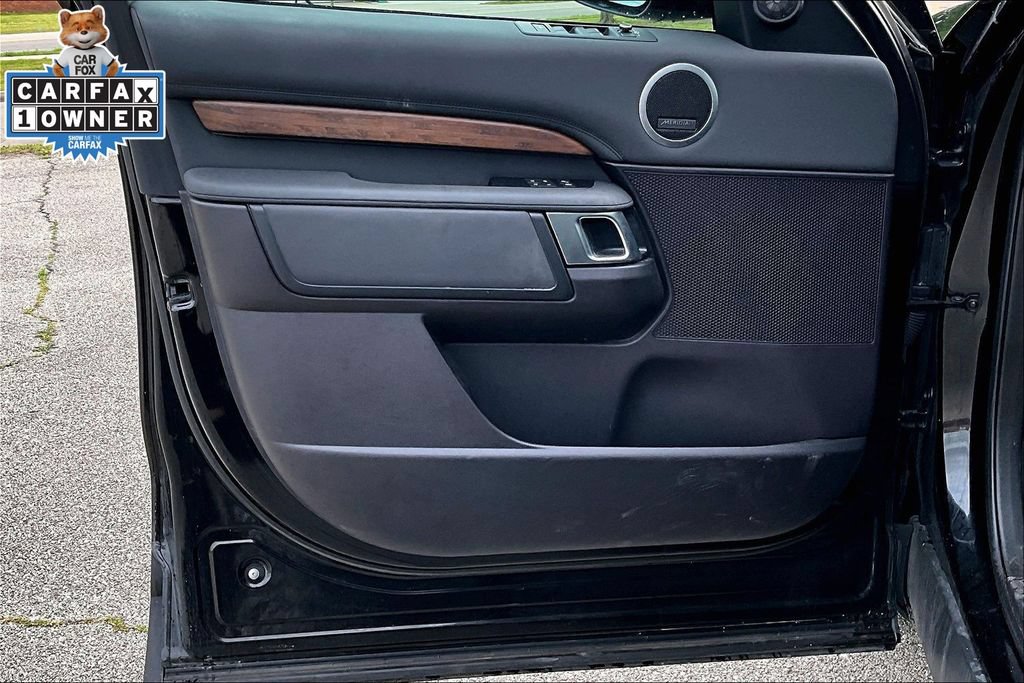Used 2018 Land Rover Discovery HSE AWD/4WD image 20