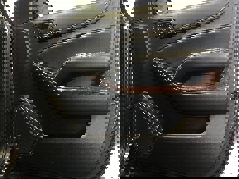 Used 2015 GMC Yukon XL SLT w/ HD Trailering Package image 17