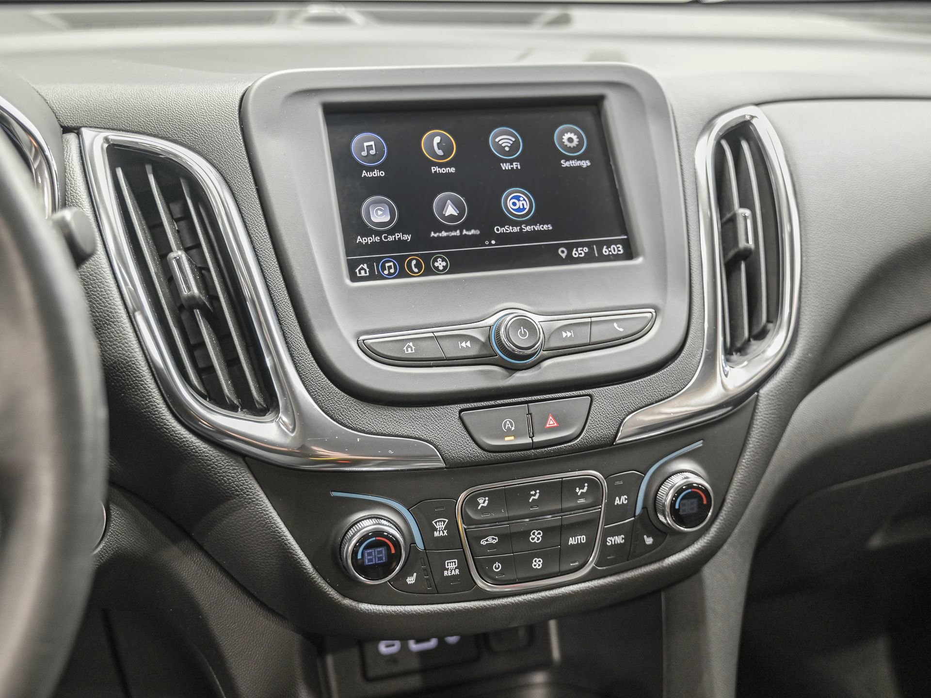 Used 2023 Chevrolet Equinox LT image 22