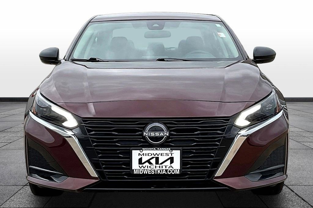 Used 2025 Nissan Altima 2.5 SV image 3