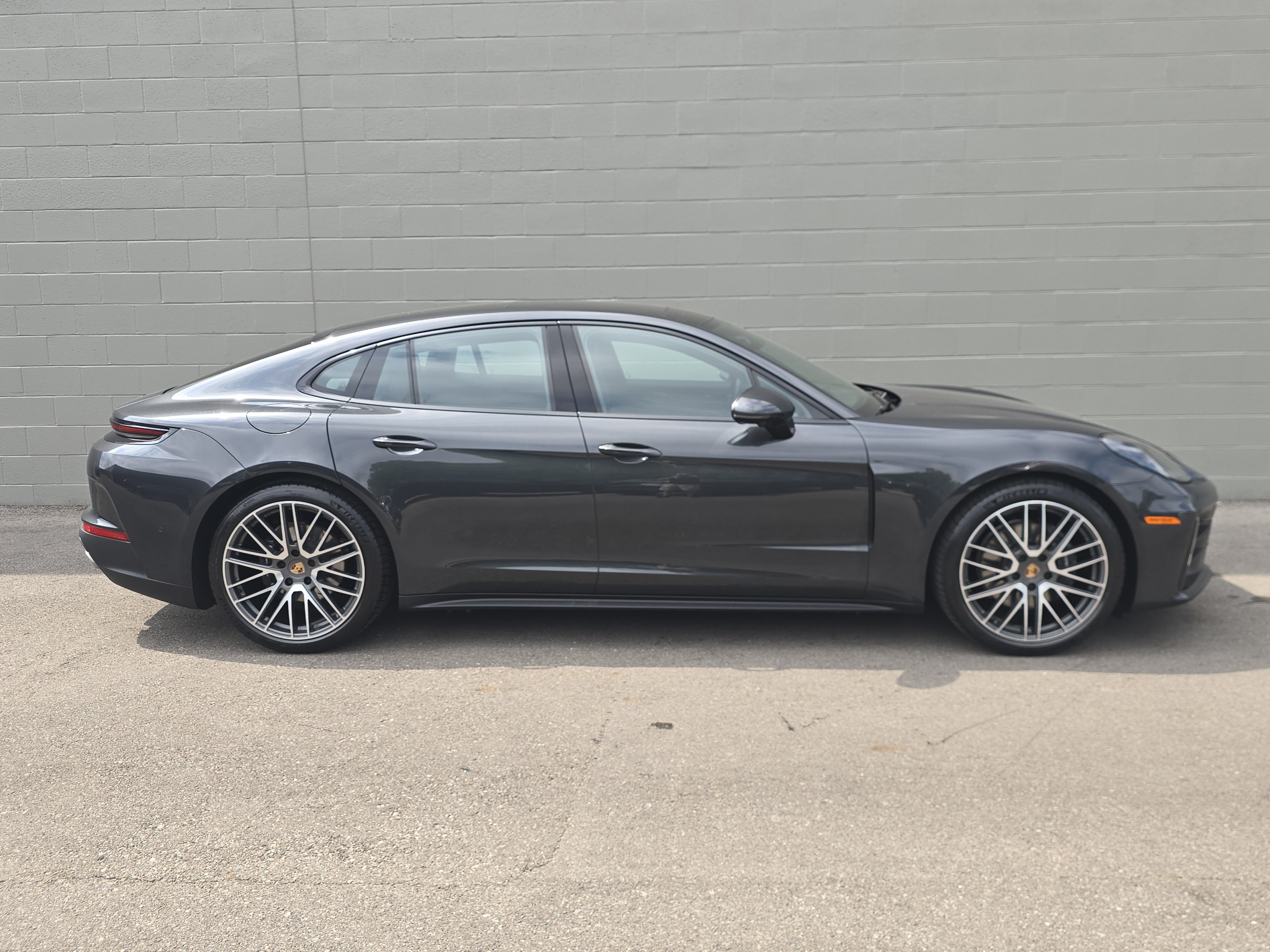 Certified 2025 Porsche Panamera 4 AWD/4WD image 17