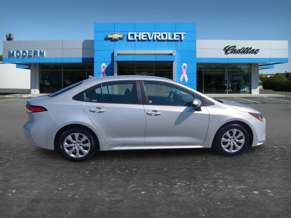 Used 2026 Toyota Corolla LE FWD image 4